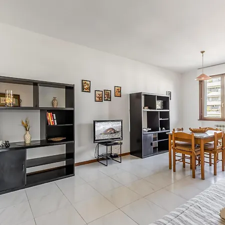 Comfortable With Parking & Terrace *