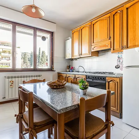 Comfortable With Parking & Terrace Daire *